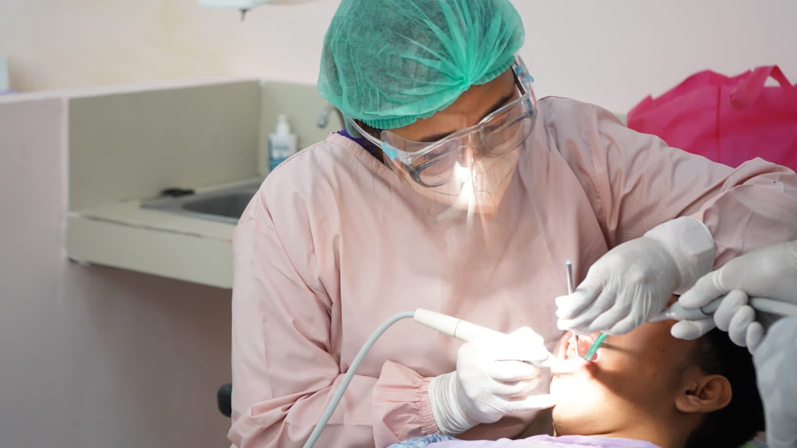 Bulan Kesehatan Gigi Nasional Universitas Udayana 2023, Mengusung Misi Tuntaskan Masalah Karies