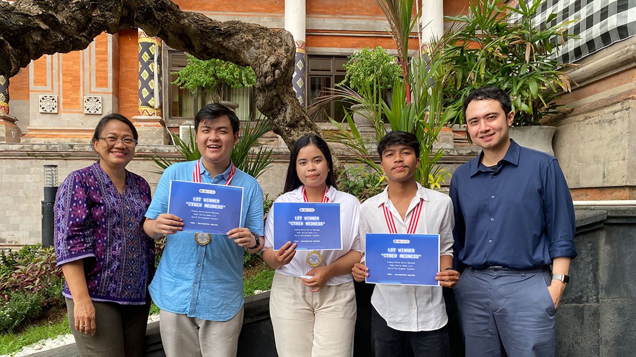 Creating a Sexual Education Education Application Design, Collaboration of FK and FEB Unud Successfully Wins 1st Place in the KSE Undip 2023 Business Plan Competition