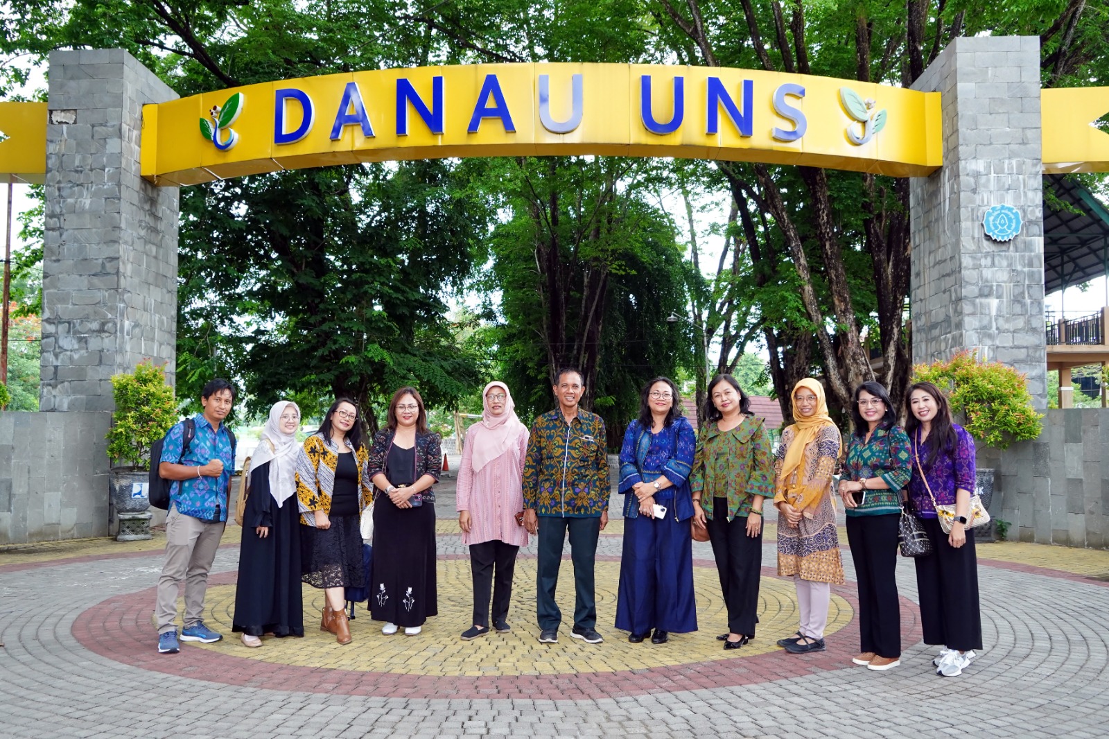 Developing Healthy Campus Program at Faculty Level, FK Unud Visits FK UNS
