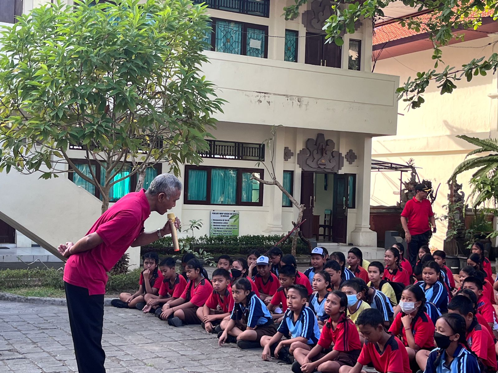 Tim Relawan Psikologi (TRILOGI) Berikan Sosialisasi Kebencanaan dan Psychological First Aid di SMP Negeri 1 Mengwi, Badung