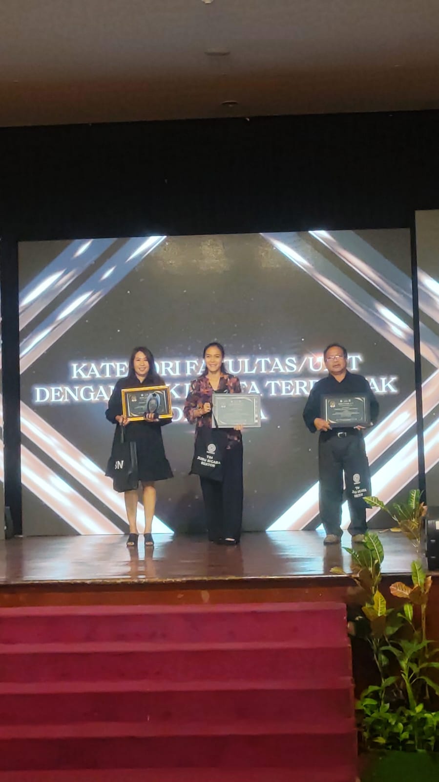 FK Unud Won 2 Awards in the Udayana University Jubir Award