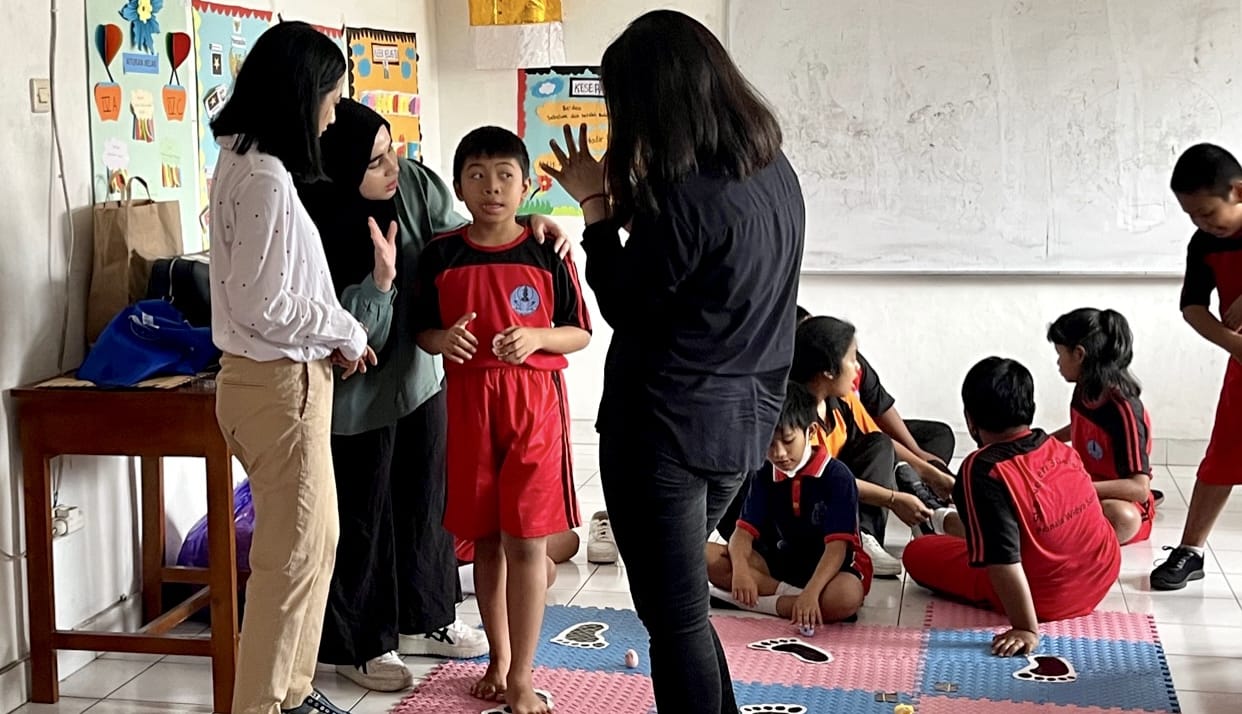 Combination of Traditional Games in Mathematics Learning Program for Special Education Students