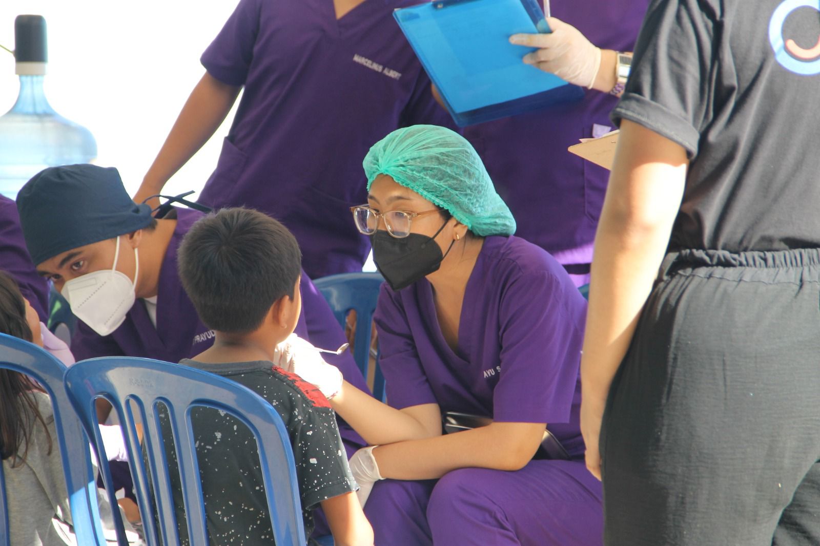 Rangkaian World Oral Health Day 2023 Diawali dengan Edukasi dan Pemeriksaan Gigi di Pantai Merta Sari, Sanur