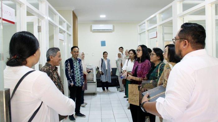 Fakultas Kedokteran Bersama Rumah Sakit Gigi dan Mulut Universitas Udayana Studi Banding ke Fakultas Kedokteran Gigi Universitas Hasanuddin