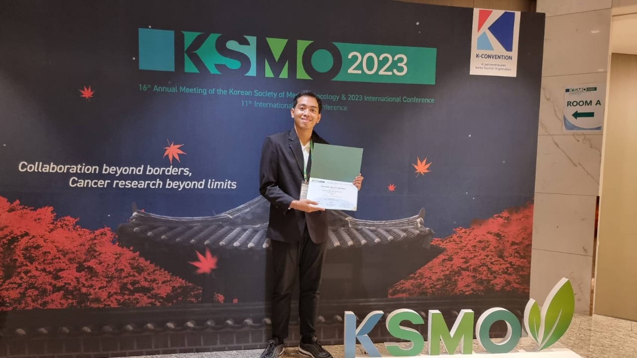 FK Unud student as a Poster Presenter and won a Travel Grant Award at the 16th Annual Meeting of the Korean Society of Medical Oncology & 11th International FACO Conference in South Korea.